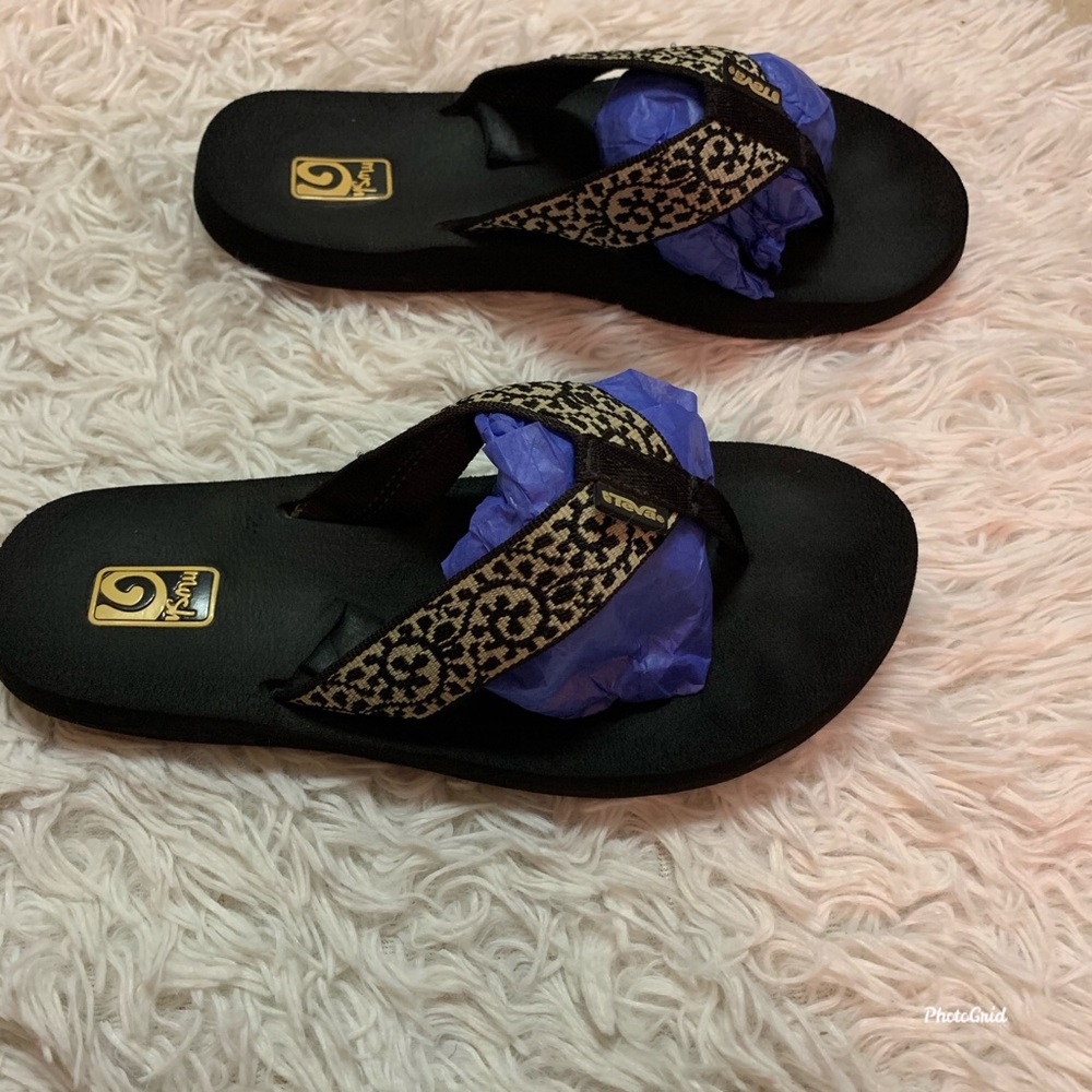 ✨SOLD!!Teva Companera thong flip flops